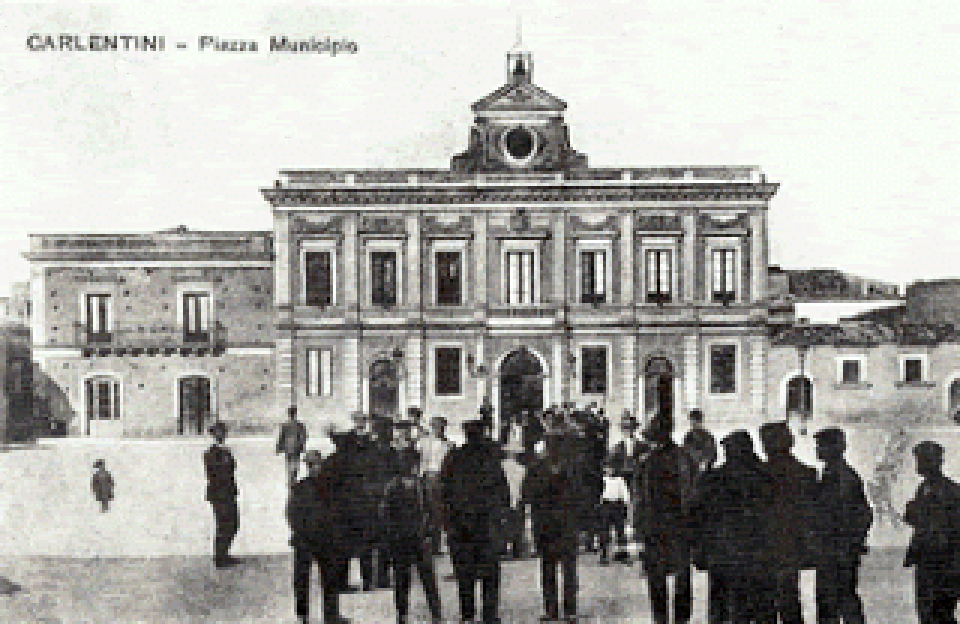 Carlentini Piazza municipio nel 1900
